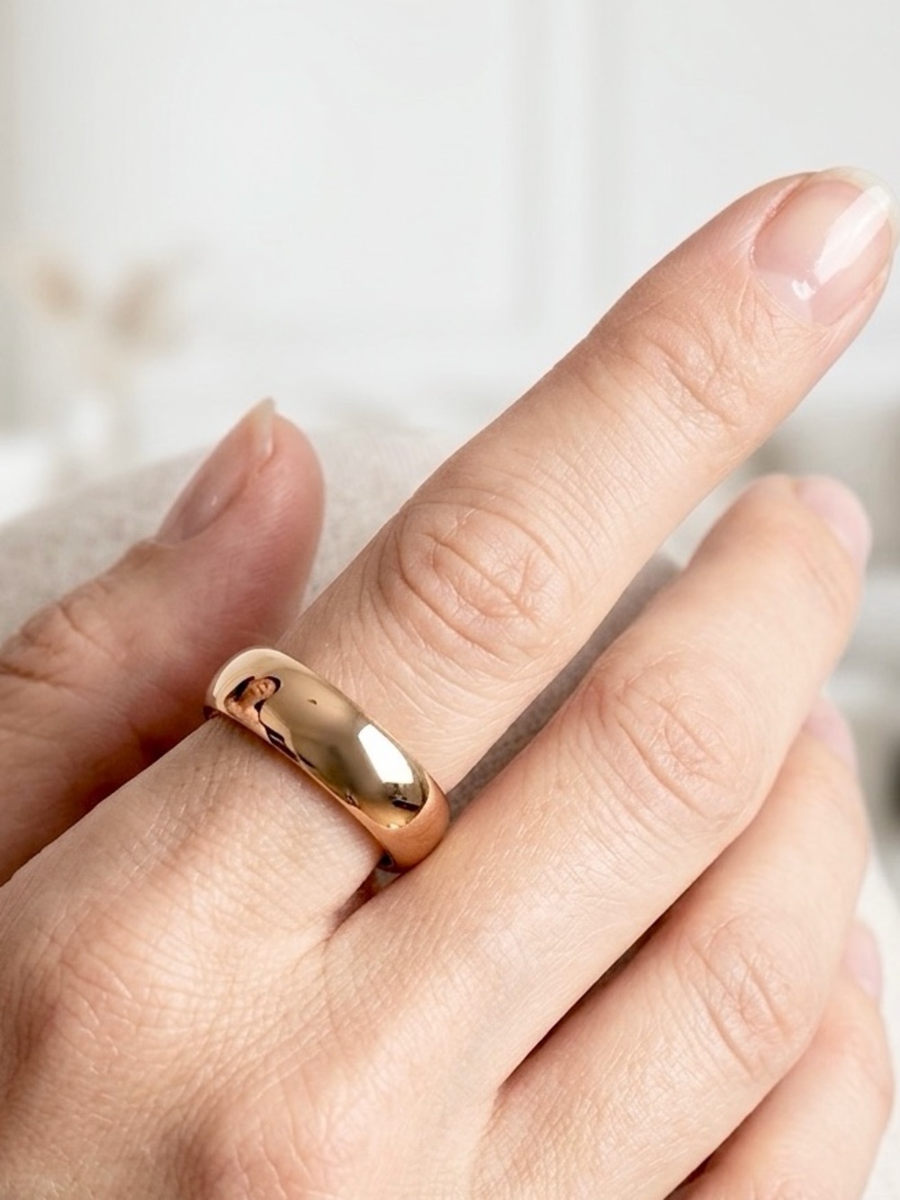 NWOT 18K Plated Titanium Ring sz 6